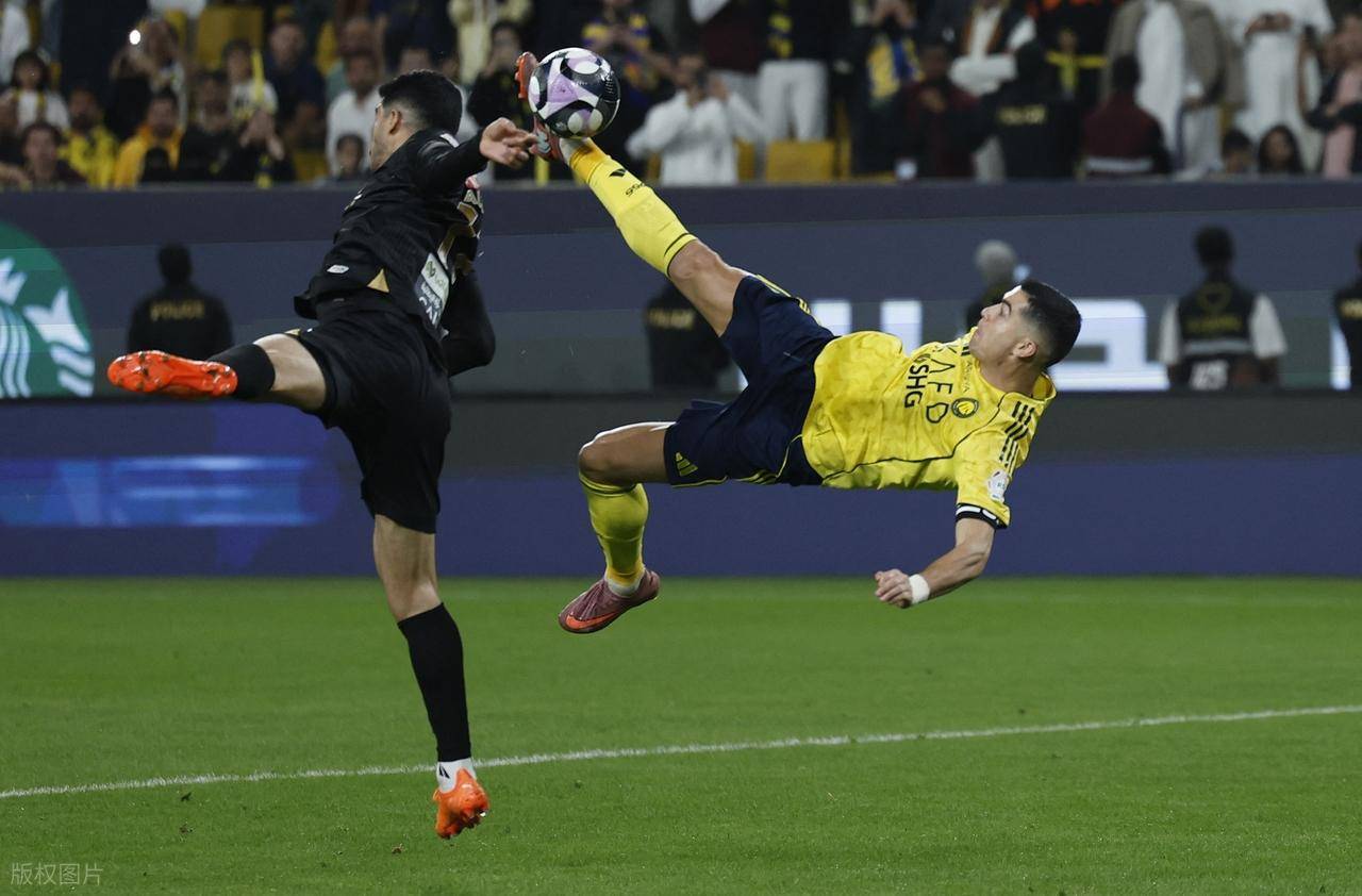 爱游戏-荷甲今夜再迎强敌；巴塞罗那防线松动；主帅态度：气氛紧张；更衣室氛围转暖(十亿次拔刀为什么不能了)